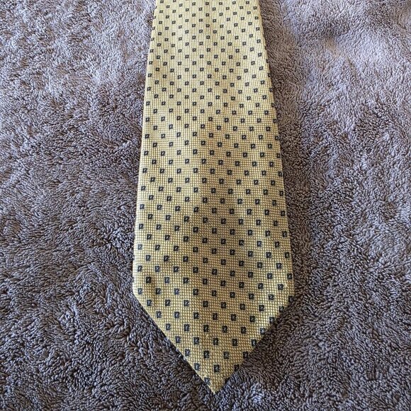 Guy Laroche Paris Gold Necktie Micro Square Pattern Luxury Designer Silk Tie - Picture 2 of 12